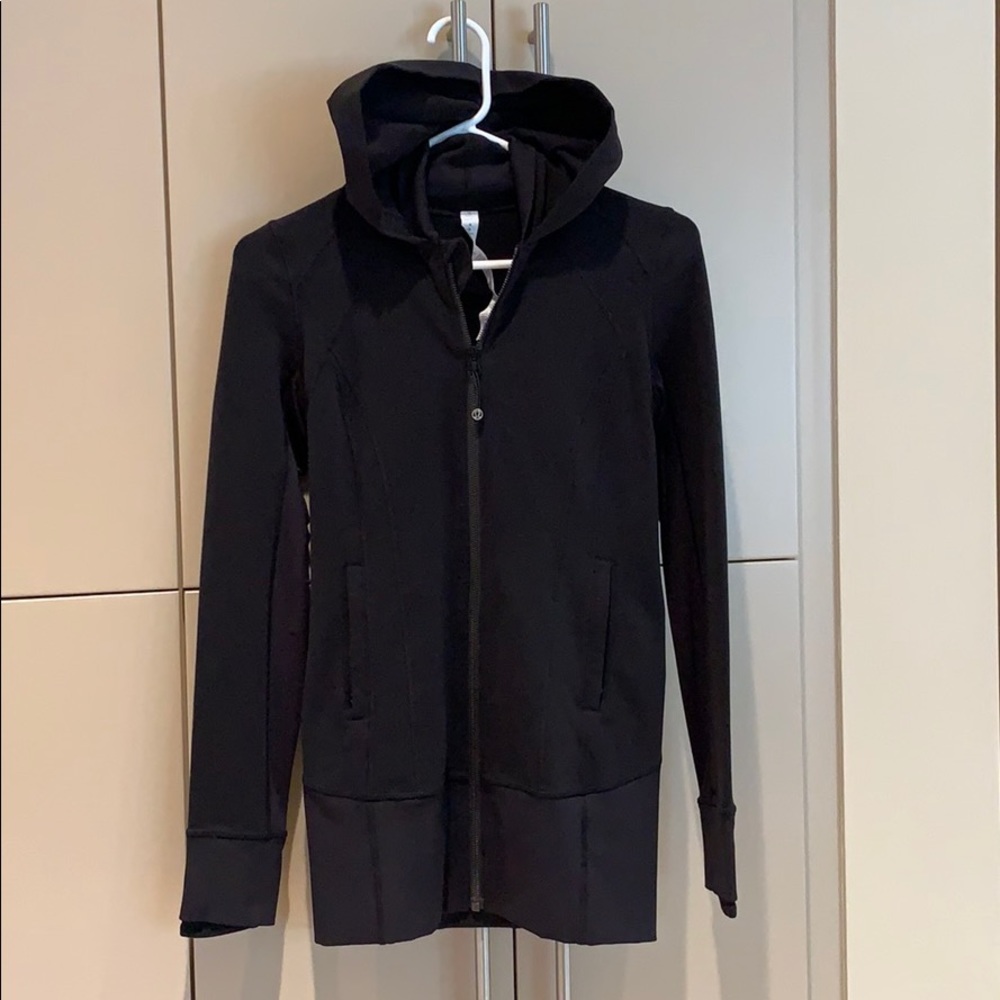 Black Lululemon jacket with hood-size 4